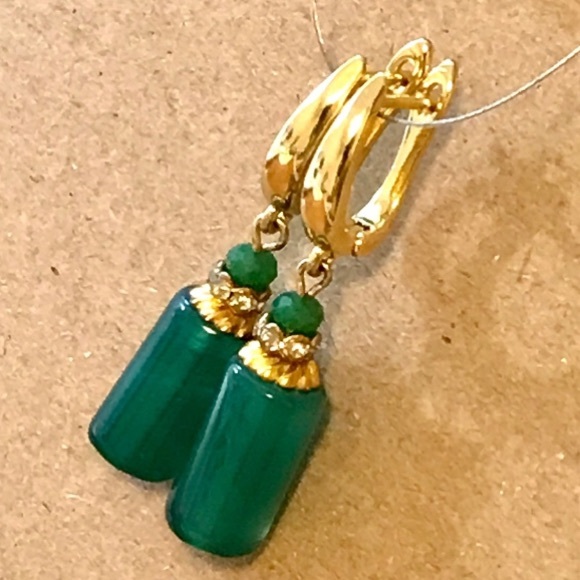 AtriaMinerals Studio Jewelry - NWT AtriaMinerals beautiful green agate earrings